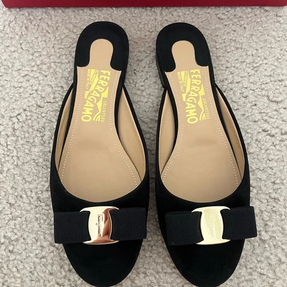 Salvatore Ferragamo Black 'Emile' bow suede mules slide flats Size 6.5C - Picture 4 of 11